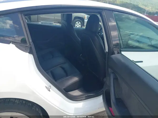 5YJ3E1EB0MF015393 2021 TESLA MODEL 3 - Image 8