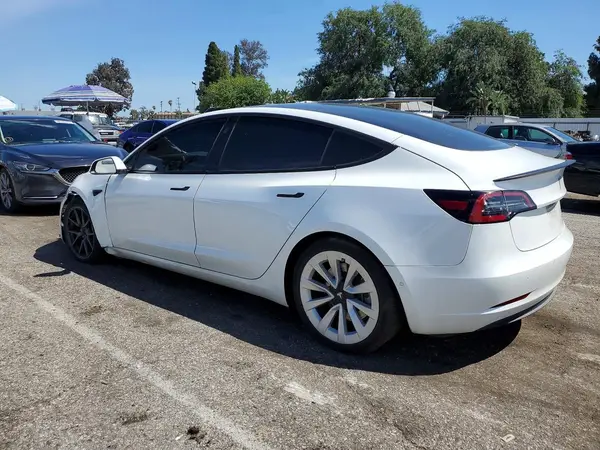 5YJ3E1EB0MF015555 2021 TESLA MODEL 3 - Image 2