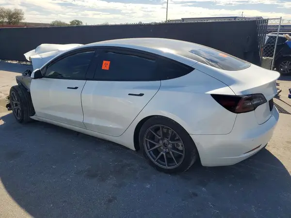 5YJ3E1EB0MF034123 2021 TESLA MODEL 3 - Image 2