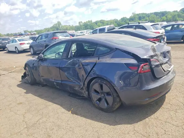 5YJ3E1EB0MF034137 2021 TESLA MODEL 3 - Image 2