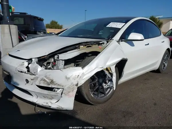 5YJ3E1EB0MF035692 2021 TESLA MODEL 3 - Image 2