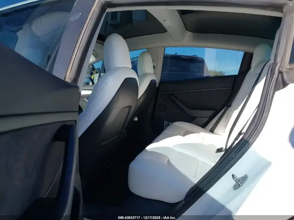 5YJ3E1EB0MF035692 2021 TESLA MODEL 3 - Image 8