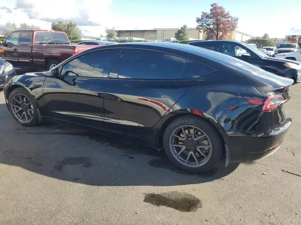 5YJ3E1EB0MF037992 2021 TESLA MODEL 3 - Image 2