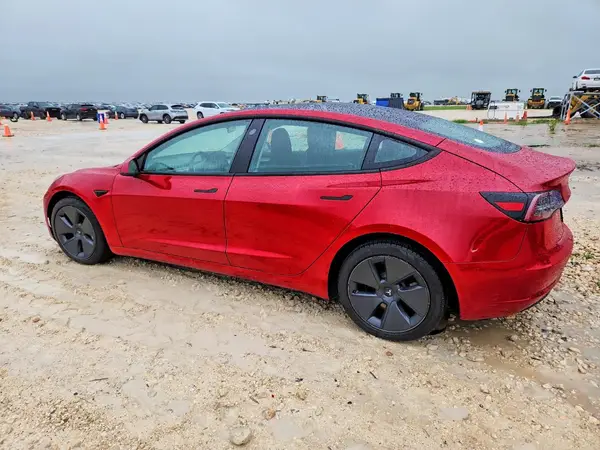 5YJ3E1EB0MF048913 2021 TESLA MODEL 3 - Image 2
