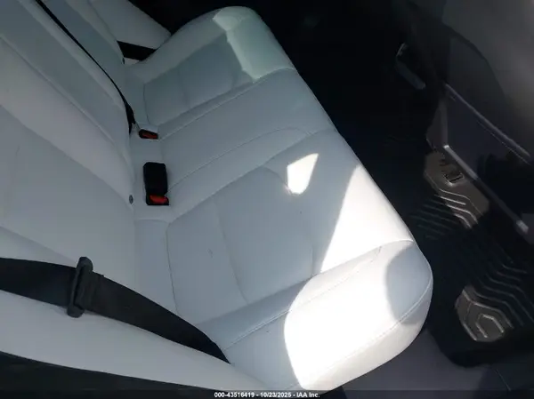 5YJ3E1EB0MF062004 2021 TESLA MODEL 3 - Image 8