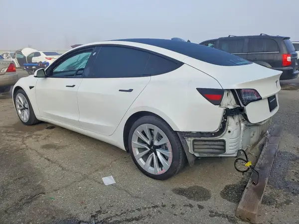 5YJ3E1EB0MF073407 2021 TESLA MODEL 3 - Image 2