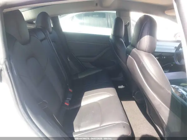 5YJ3E1EB0MF076601 2021 TESLA MODEL 3 - Image 8