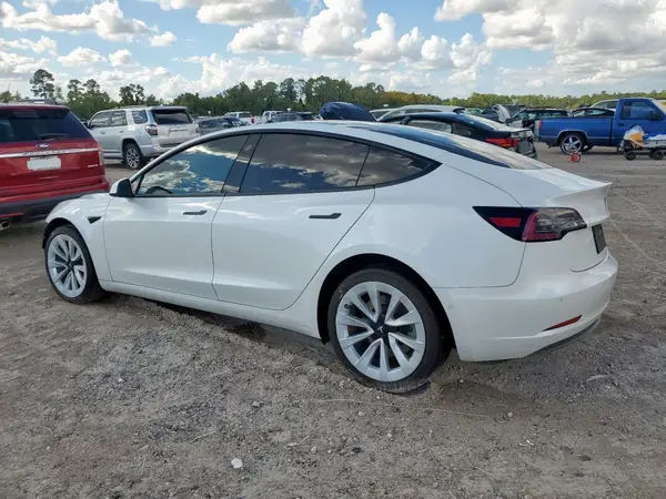 5YJ3E1EB0MF089512 2021 TESLA MODEL 3 - Image 2
