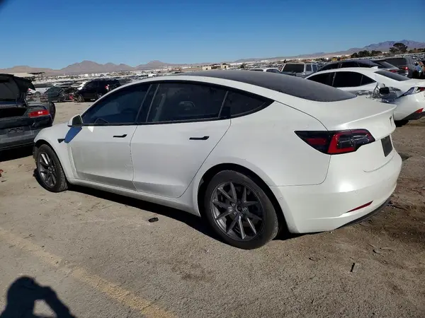 5YJ3E1EB0MF094919 2021 TESLA MODEL 3 - Image 2