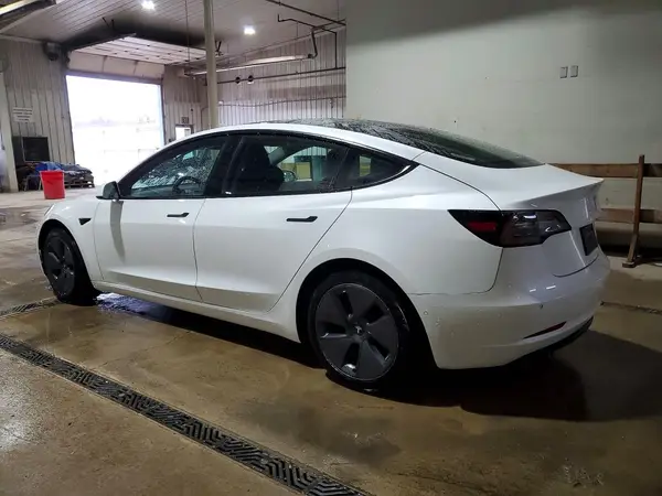 5YJ3E1EB0MF095827 2021 TESLA MODEL 3 - Image 2