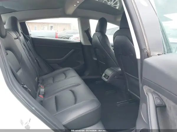 5YJ3E1EB0MF099215 2021 TESLA MODEL 3 - Image 8