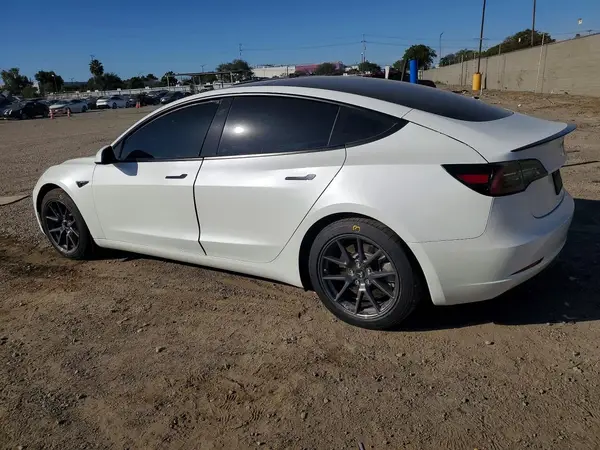 5YJ3E1EB0MF903402 2021 TESLA MODEL 3 - Image 2