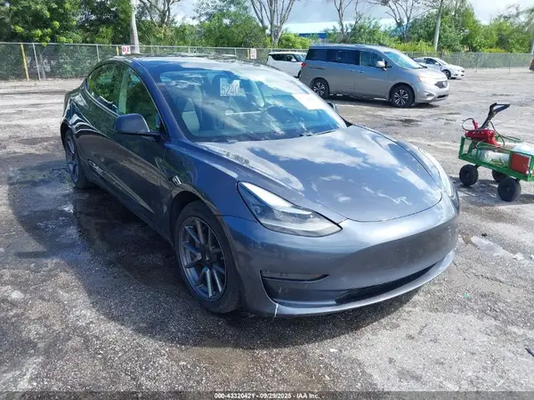 5YJ3E1EB0MF924623 2021 TESLA MODEL 3 - Image 1