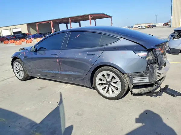 5YJ3E1EB0MF975068 2021 TESLA MODEL 3 - Image 2