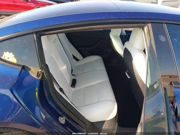 5YJ3E1EB0MF975426 2021 TESLA MODEL 3 - Image 8