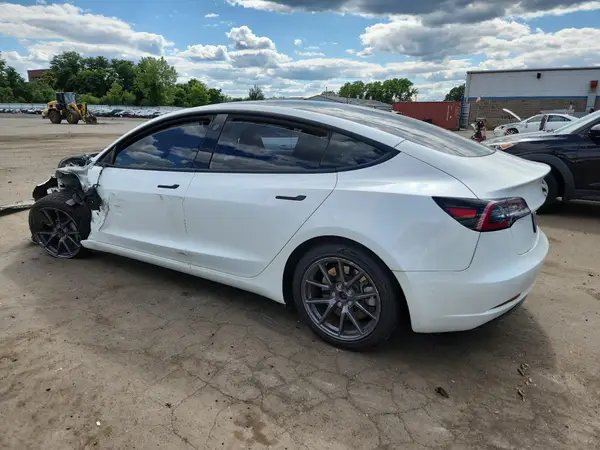 5YJ3E1EB0MF981498 2021 TESLA MODEL 3 - Image 2