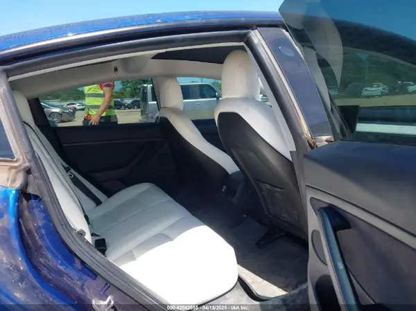 5YJ3E1EB0NF115060 2022 TESLA MODEL 3 - Image 8