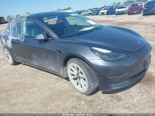 5YJ3E1EB0NF118105 2022 TESLA MODEL 3 - Image 1