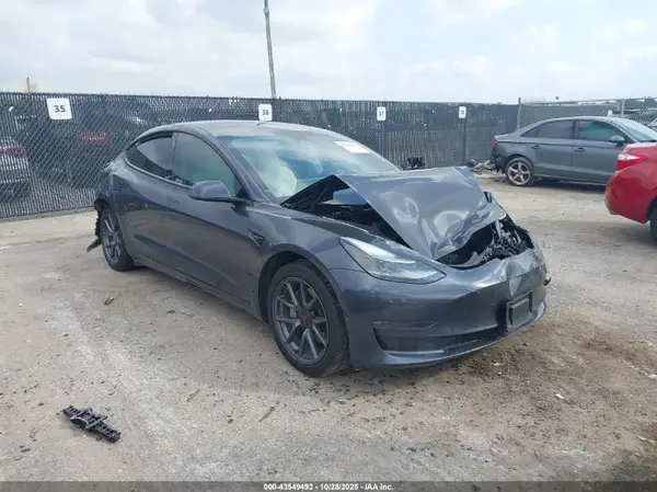 5YJ3E1EB0NF123868 2022 TESLA MODEL 3 - Image 1