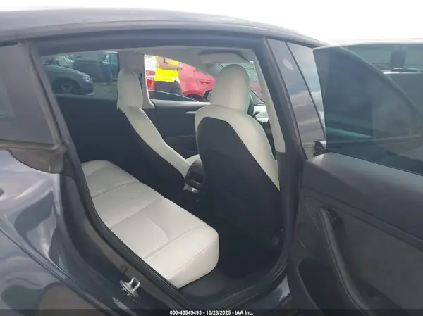 5YJ3E1EB0NF123868 2022 TESLA MODEL 3 - Image 8