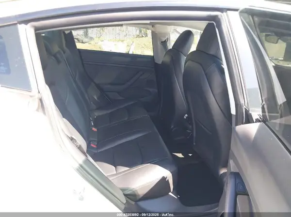 5YJ3E1EB0NF128102 2022 TESLA MODEL 3 - Image 8