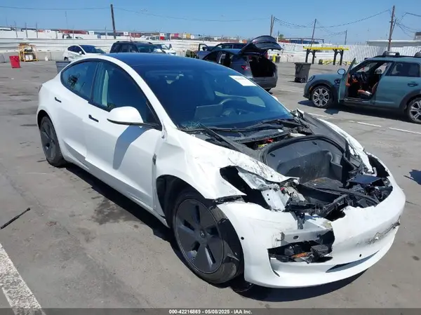 5YJ3E1EB0NF135678 2022 TESLA MODEL 3 - Image 1