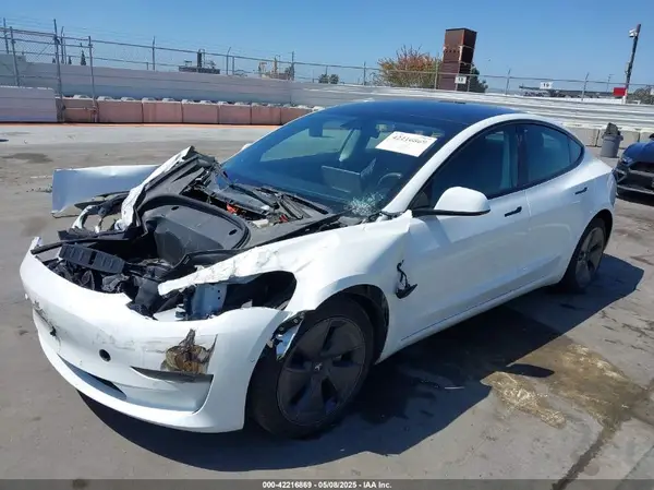 5YJ3E1EB0NF135678 2022 TESLA MODEL 3 - Image 2