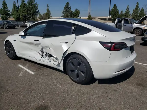 5YJ3E1EB0NF136832 2022 TESLA MODEL 3 - Image 2