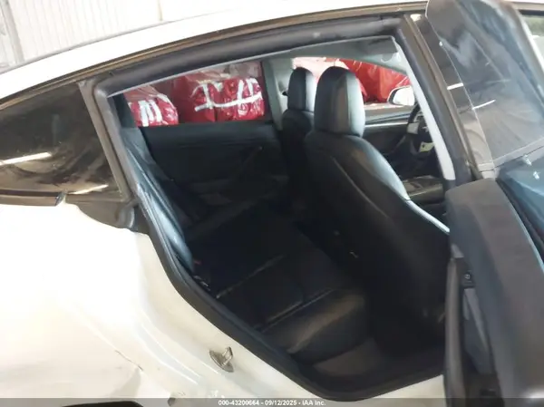 5YJ3E1EB0NF143943 2022 TESLA MODEL 3 - Image 8