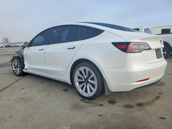 5YJ3E1EB0NF143960 2022 TESLA MODEL 3 - Image 2