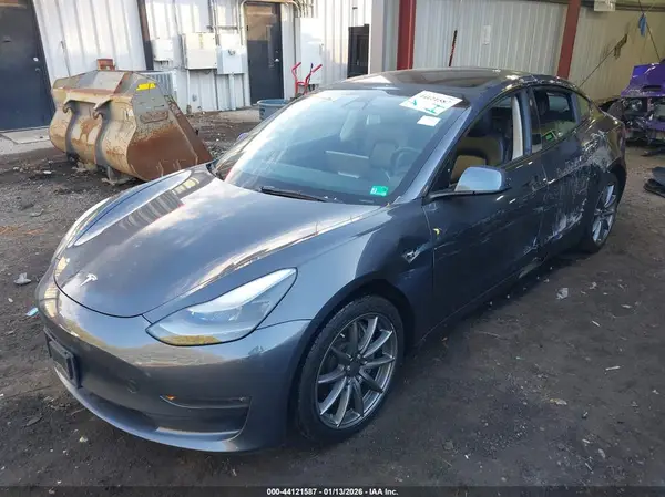 5YJ3E1EB0NF145739 2022 TESLA MODEL 3 - Image 2