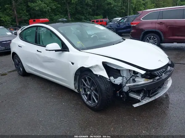 5YJ3E1EB0NF166753 2022 TESLA MODEL 3 - Image 1
