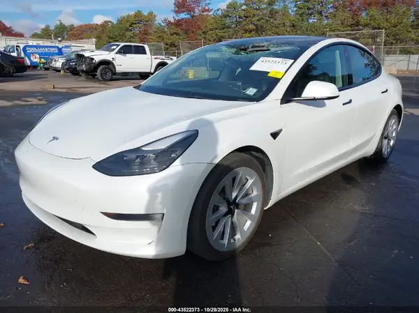 5YJ3E1EB0NF171029 2022 TESLA MODEL 3 - Image 2