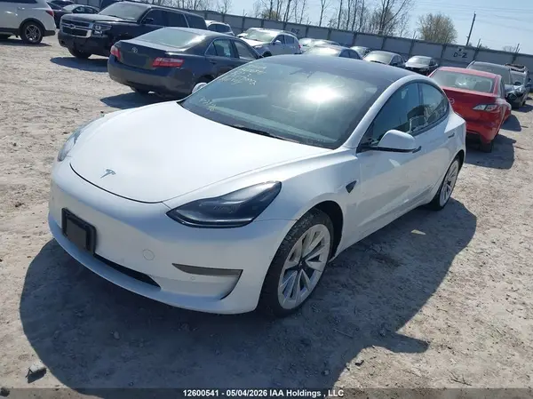 5YJ3E1EB0NF177042 2022 TESLA MODEL 3 - Image 2