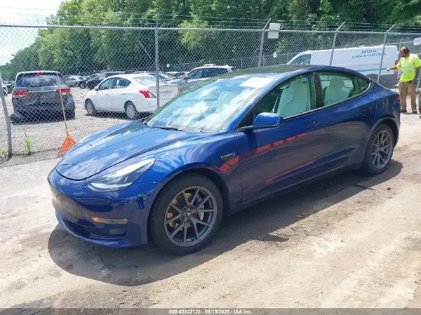 5YJ3E1EB0NF178496 2022 TESLA MODEL 3 - Image 2