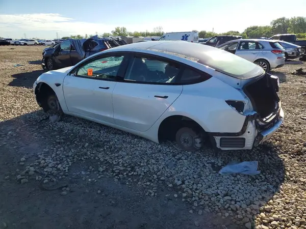 5YJ3E1EB0NF180541 2022 TESLA MODEL 3 - Image 2