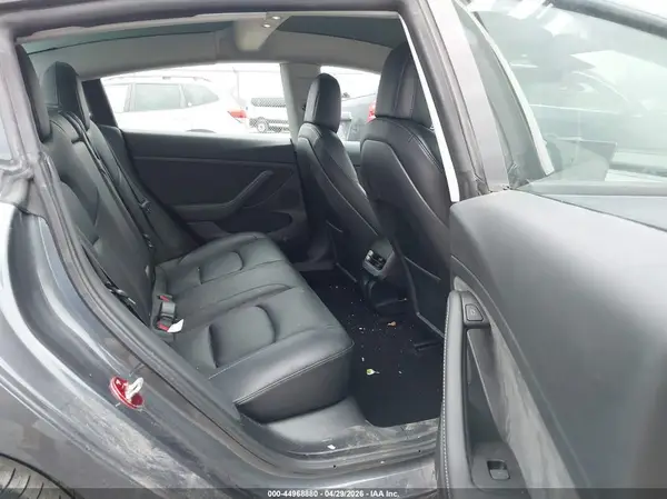 5YJ3E1EB0NF183844 2022 TESLA MODEL 3 - Image 8