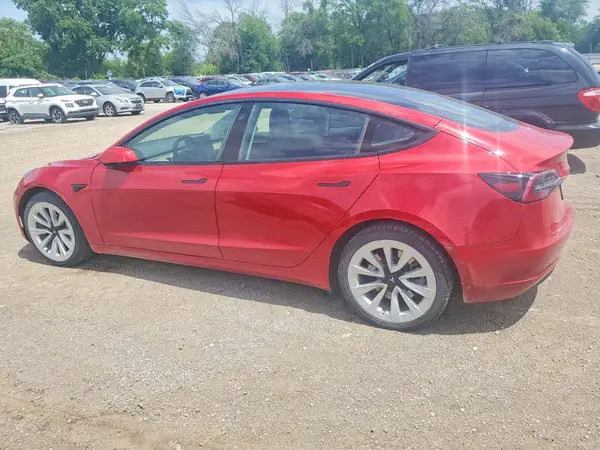 5YJ3E1EB0NF185576 2022 TESLA MODEL 3 - Image 2