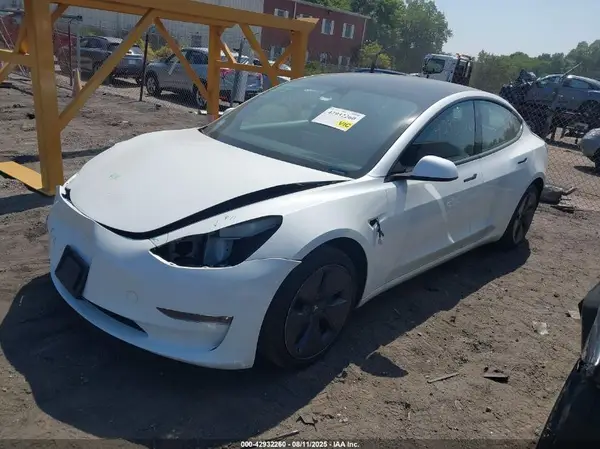 5YJ3E1EB0NF189742 2022 TESLA MODEL 3 - Image 2