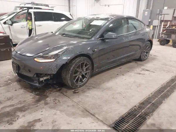 5YJ3E1EB0NF192205 2022 TESLA MODEL 3 - Image 2