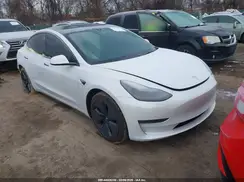 5YJ3E1EB0NF197372 2022 TESLA MODEL 3