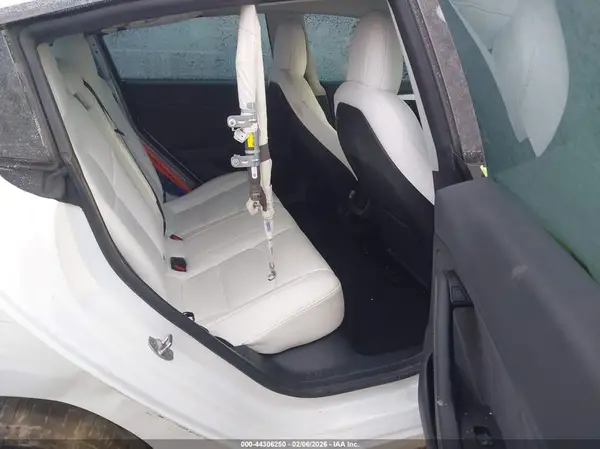 5YJ3E1EB0NF197372 2022 TESLA MODEL 3 - Image 8