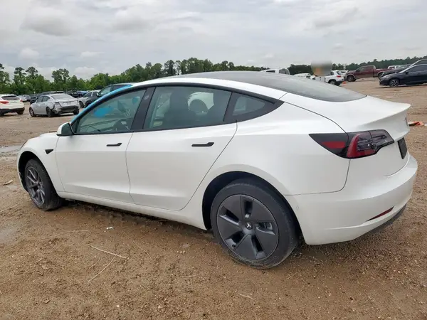 5YJ3E1EB0NF198621 2022 TESLA MODEL 3 - Image 2