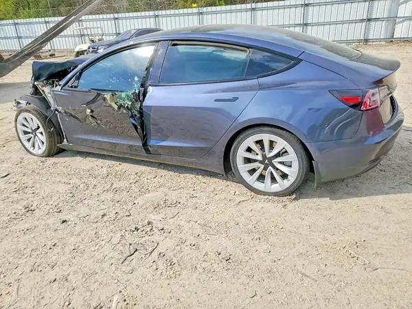 5YJ3E1EB0NF200707 2022 TESLA MODEL 3 - Image 2