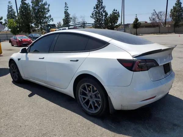 5YJ3E1EB0NF203400 2022 TESLA MODEL 3 - Image 2