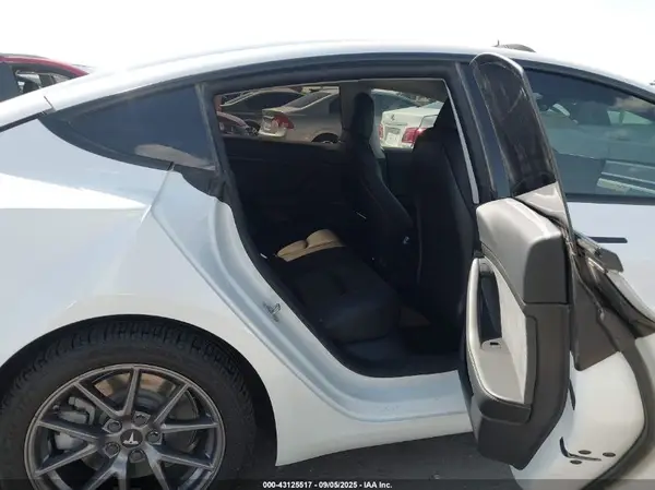 5YJ3E1EB0NF211691 2022 TESLA MODEL 3 - Image 8