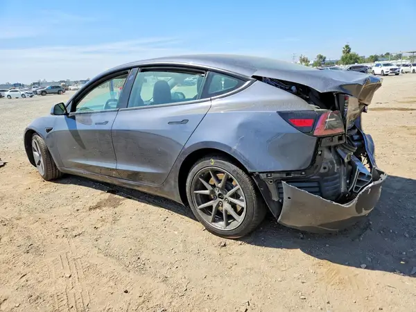 5YJ3E1EB0NF221850 2022 TESLA MODEL 3 - Image 2