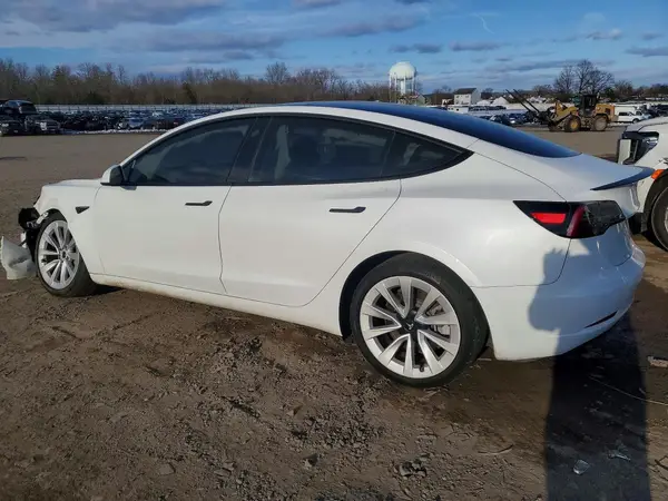 5YJ3E1EB0NF232394 2022 TESLA MODEL 3 - Image 2