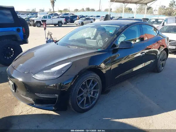5YJ3E1EB0NF233237 2022 TESLA MODEL 3 - Image 2