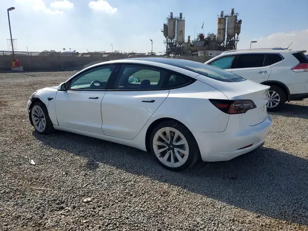 5YJ3E1EB0NF236929 2022 TESLA MODEL 3 - Image 2